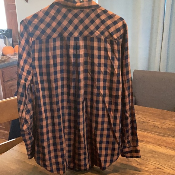 NEW SHIRT - Picture 3 of 4